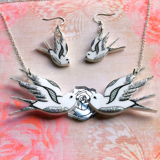 Swallow necklace - White