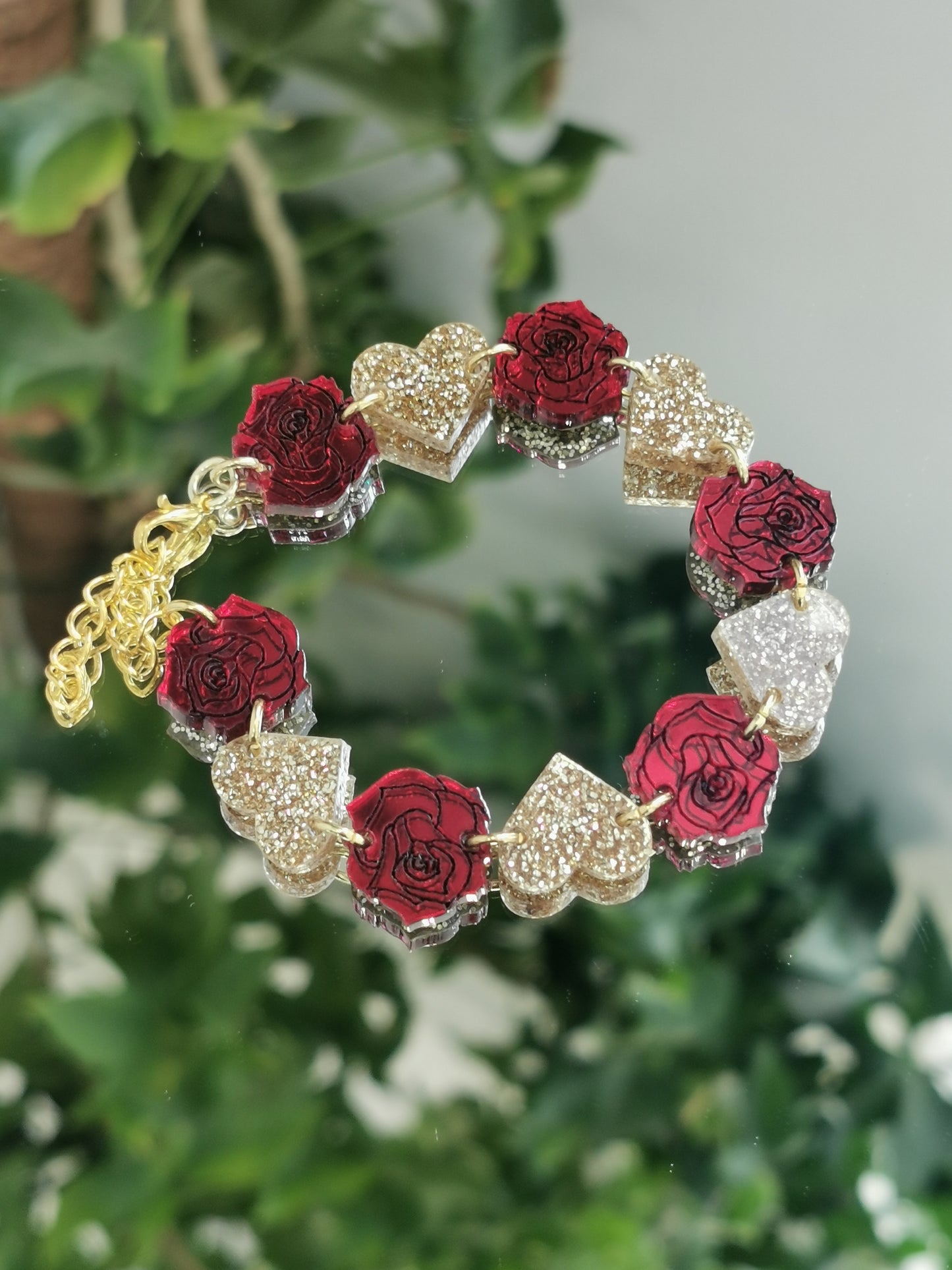 Magic rose bracelet