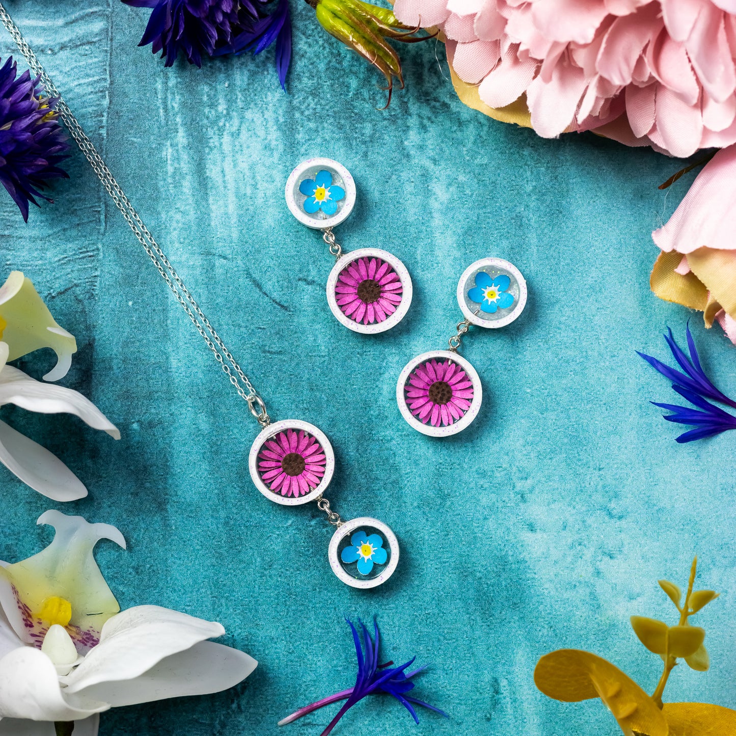 Double floral pendant